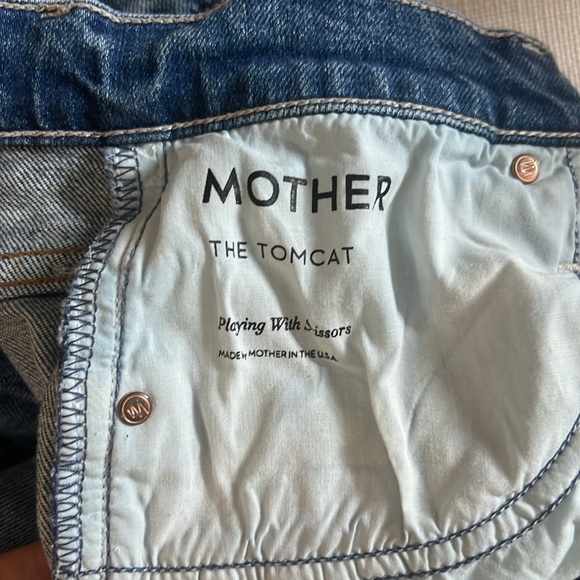 MOTHER The Tomcat Distressed Crop Jeans - Picture 3 of 7